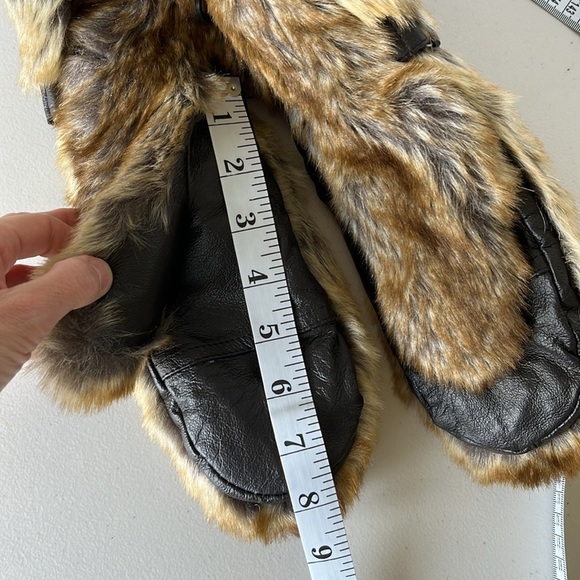 NWT Barts Brown Palm Leather Faux Fur Mittens Fur Paws One Size Unisex - Picture 14 of 16